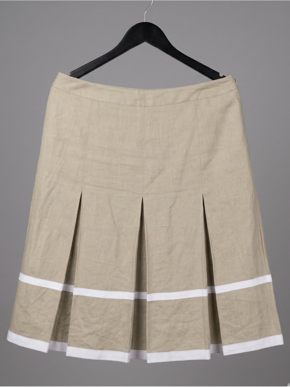 Jones New York Beige A-Line Skirt with White Trim